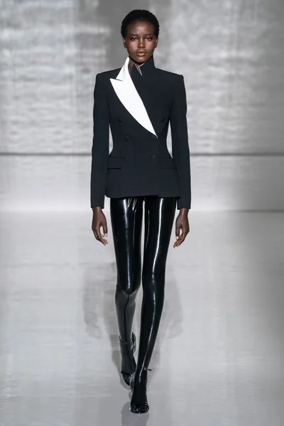 Look 1